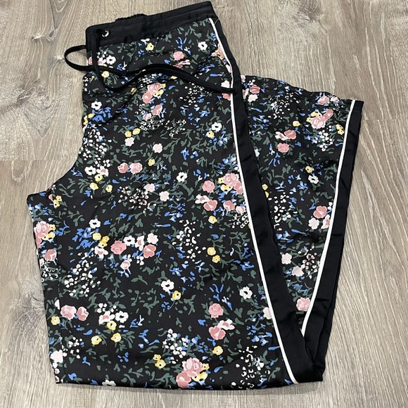 Laundry By Shelli Segal Other - Laundry Shelli Segal Floral Pants Medium C6